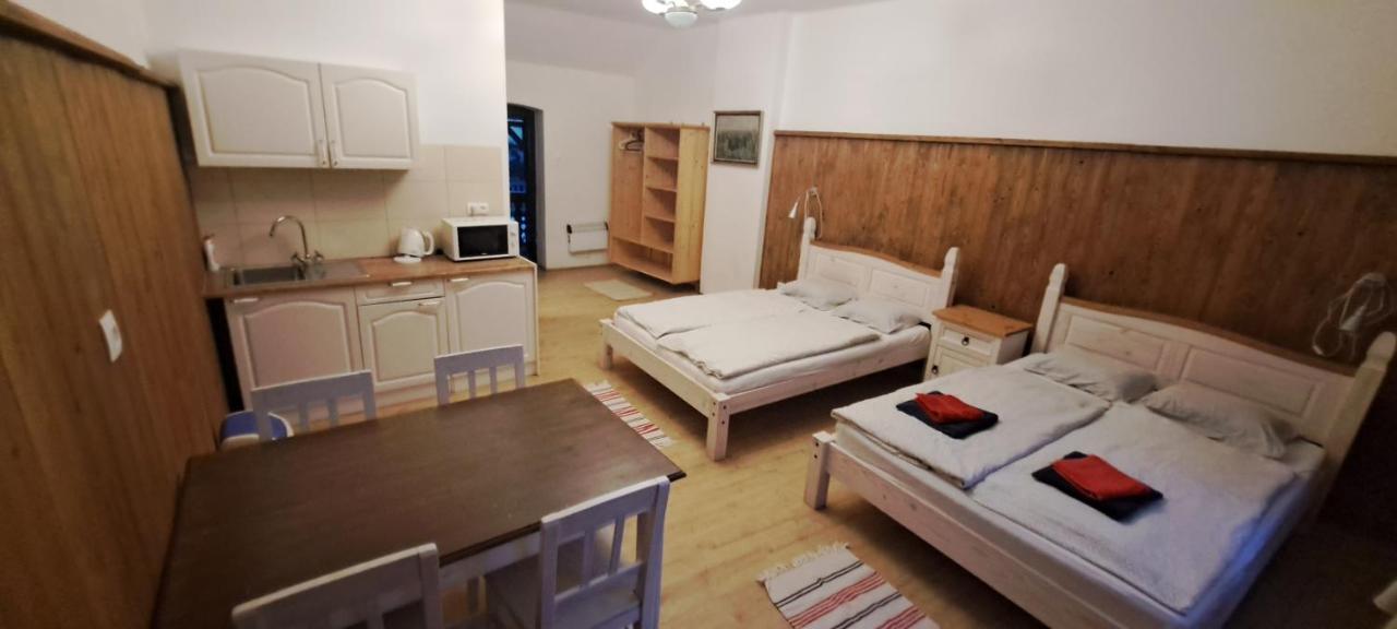 Penzion A Restaurace U Baby Subrovy Hotel Kokorin Luaran gambar